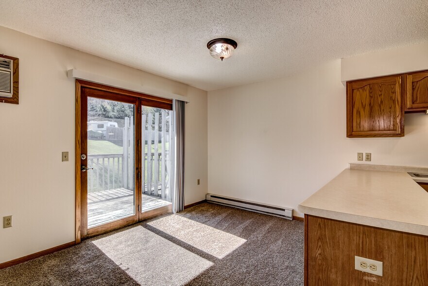Building Photo - 2804 Edgewood Dr