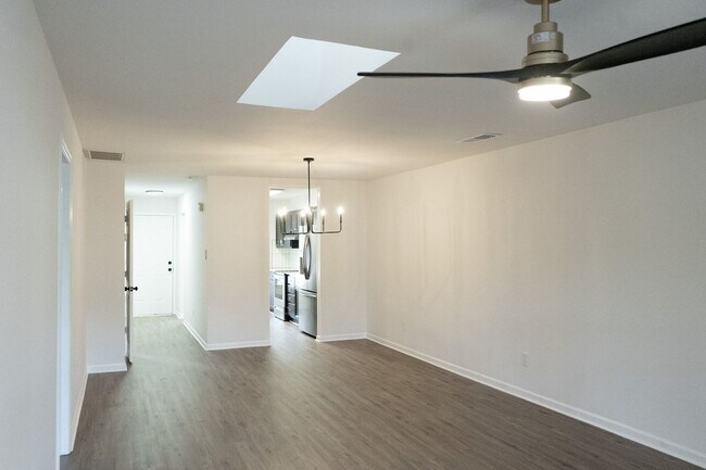 Building Photo - 80 Montebello Ln