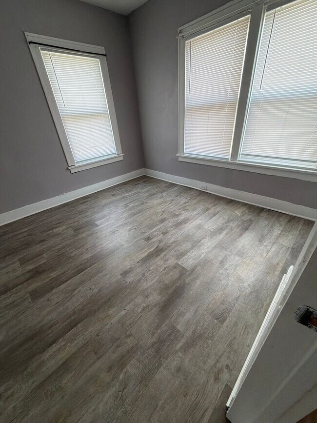 Building Photo - Chestnut St