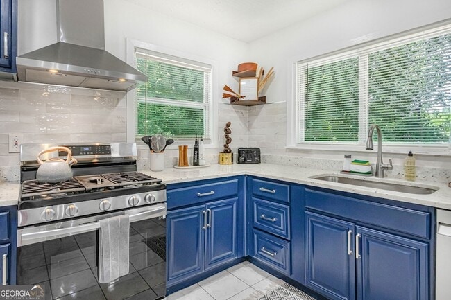 Building Photo - 2100 Cascade Rd