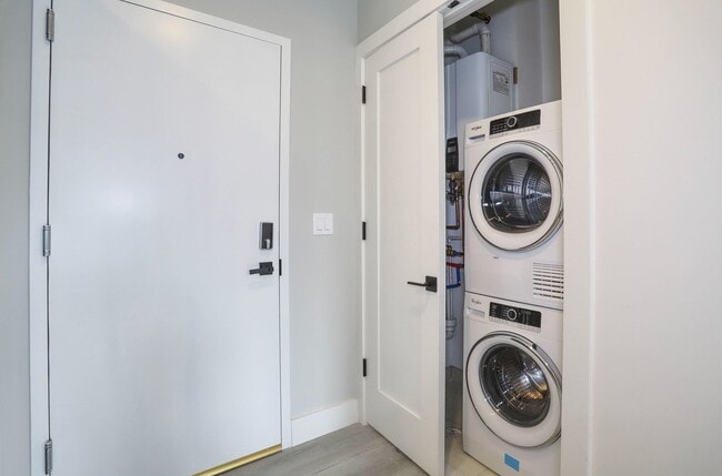 Building Photo - 3516 John F. Kennedy Blvd