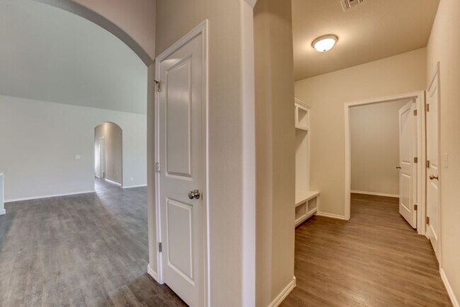 Building Photo - Lawn Care Included! 3/2/2 Luxury Patio Home Broken Arrow