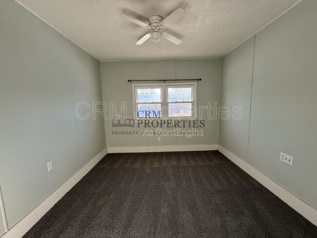 Building Photo - 806 Maumee Dr