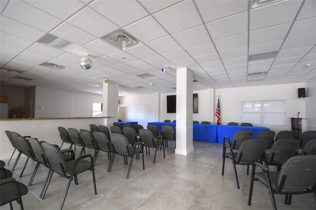 Building Photo - 405 N Ocean Blvd