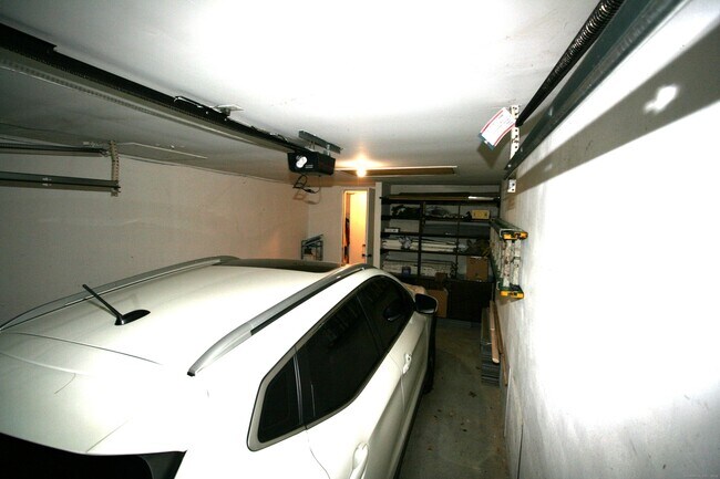 Building Photo - 7 Twin Oak Ct