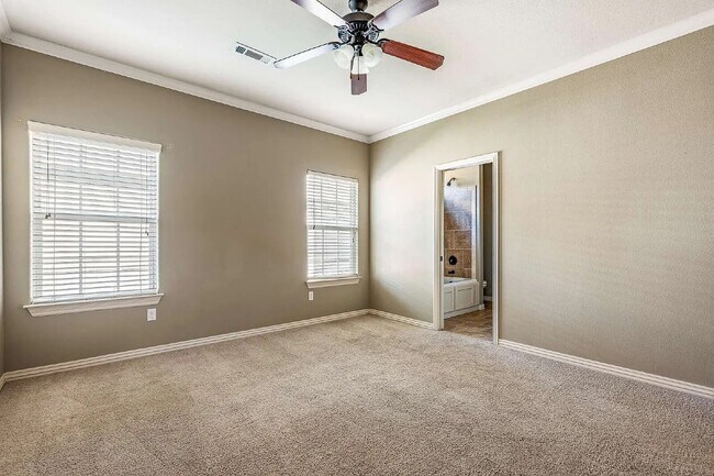 Building Photo - Keats