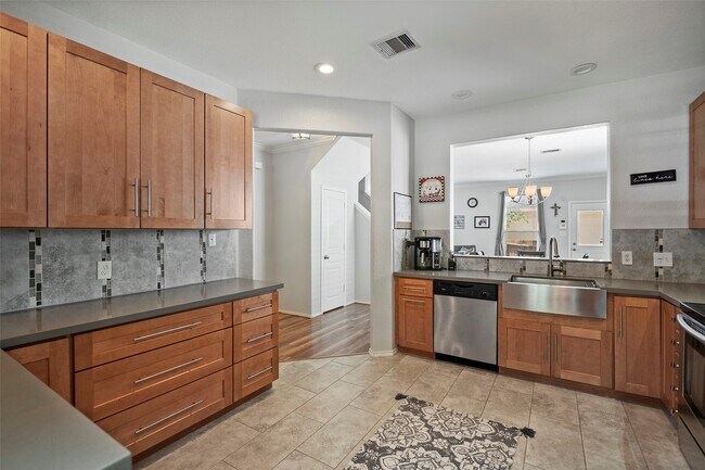 Building Photo - 16783 Mammoth Springs Dr