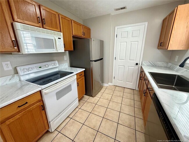 Building Photo - 604 Raven Pl