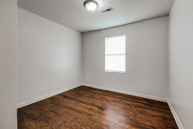 Building Photo - 175 Herman St