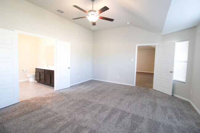 Building Photo - 7043 Diamond Vly