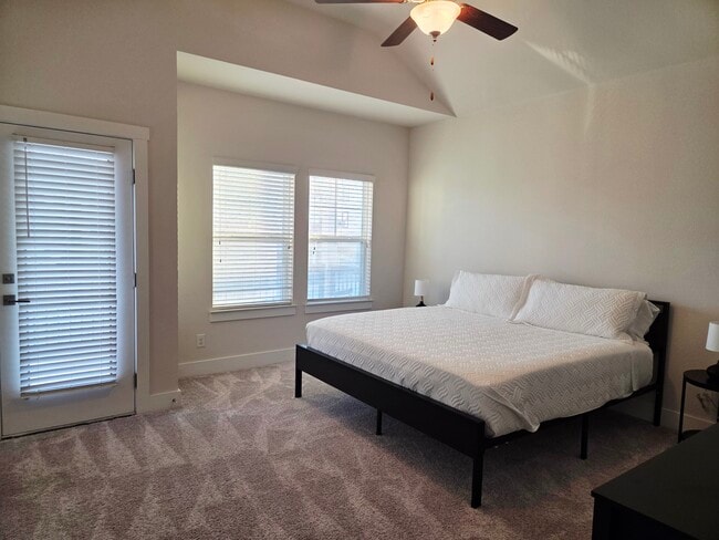 Building Photo - 441 Natalen Ave