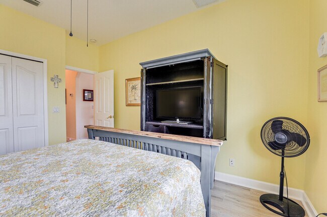 Building Photo - 1488 N Lavina St