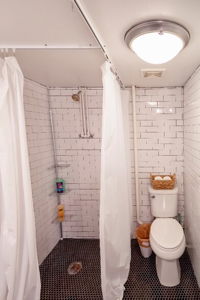 Building Photo - 51 King Ave