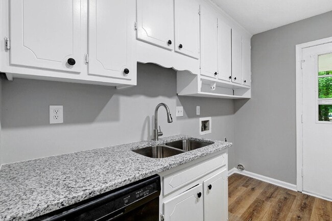 Building Photo - 928 Jason Ct