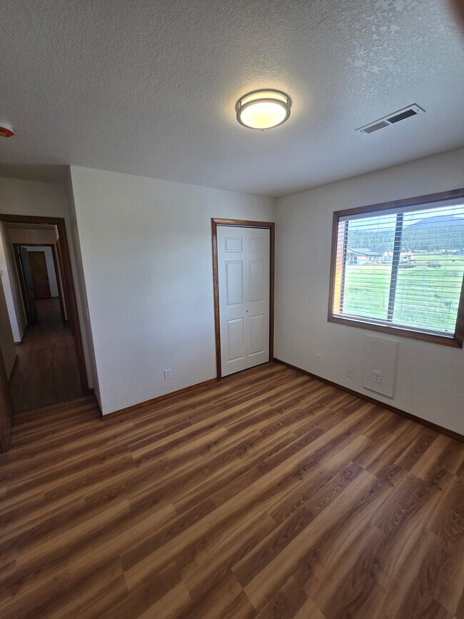Building Photo - 7375 W Bridle Trail