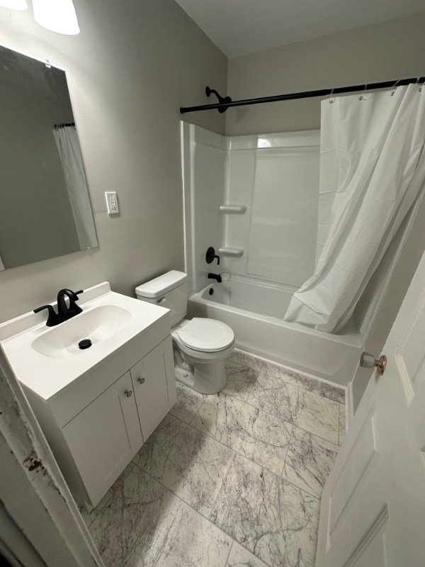 Building Photo - 123 S Sam Davis Ave