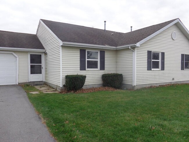 Primary Photo - 25547 James St