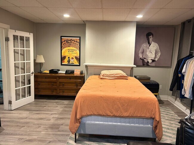 Building Photo - 3216 Jane St