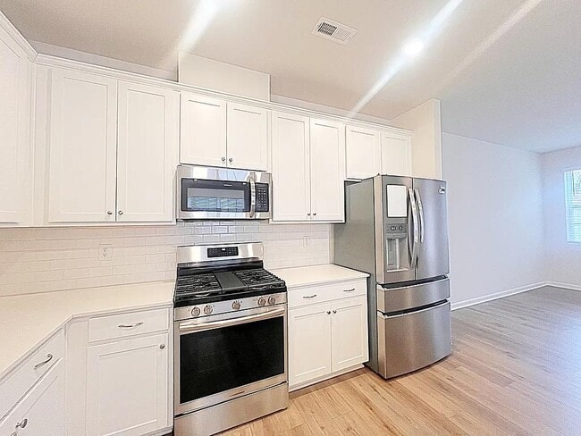 Building Photo - 211 Stellate Pl