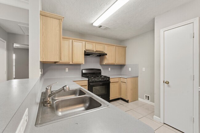 Building Photo - 21507 Bridgewater Pointe