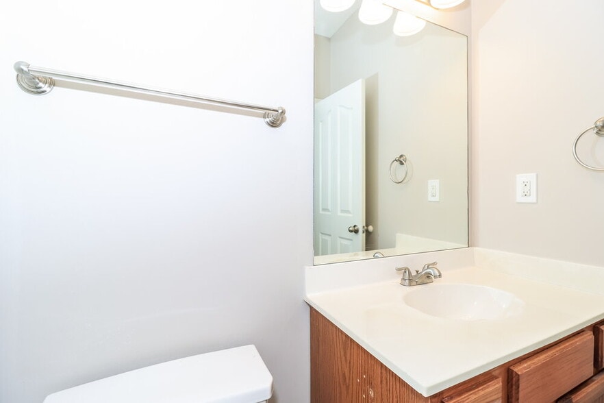 Building Photo - 10088 Cross Valley Dr