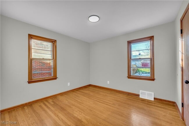 Building Photo - 20870 Wilmore Ave