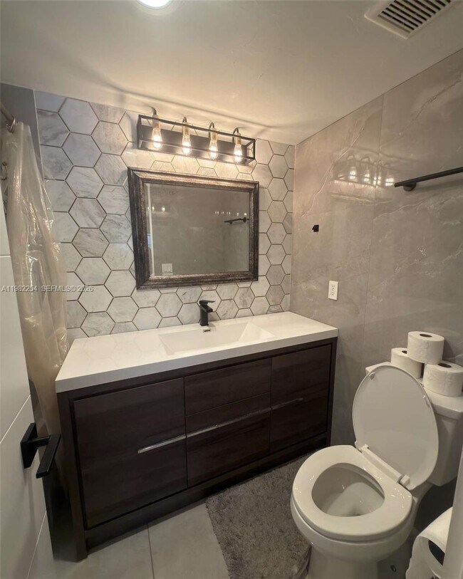 Building Photo - 2851 NE 183rd St