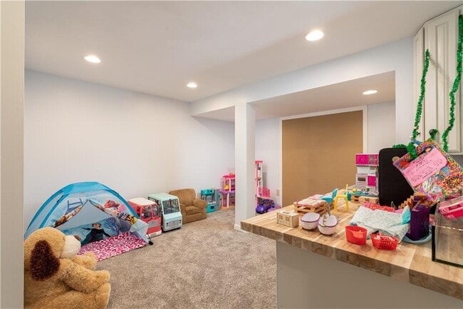 Building Photo - 45 Windstone Dr