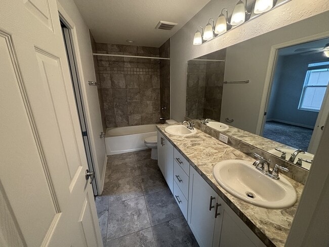 Building Photo - 1093 Grantham Dr