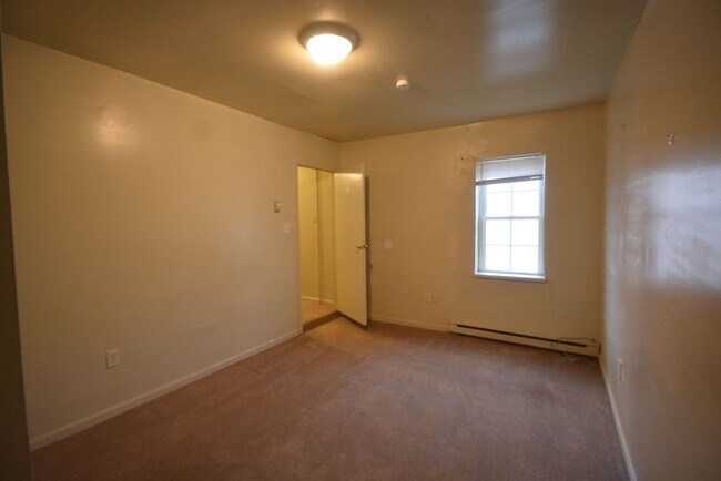 Building Photo - TAIT 112