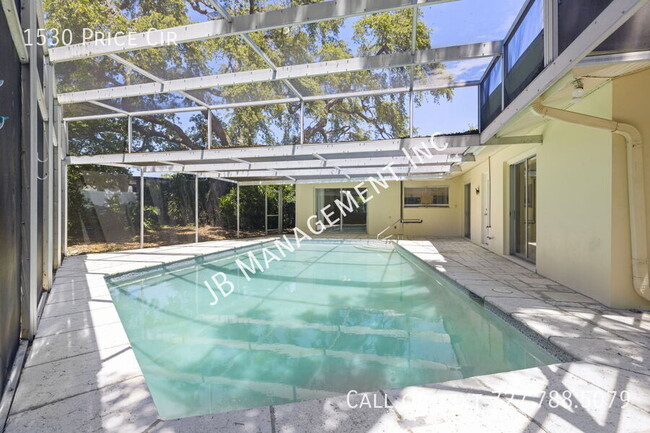 Building Photo - 1530 Price Cir