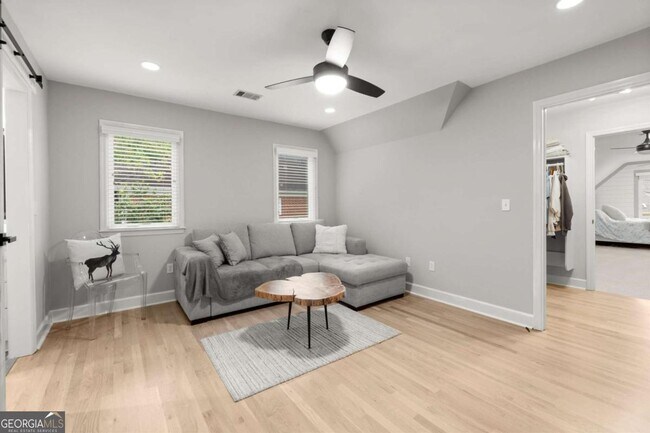 Building Photo - 1431 Waterford Green Dr