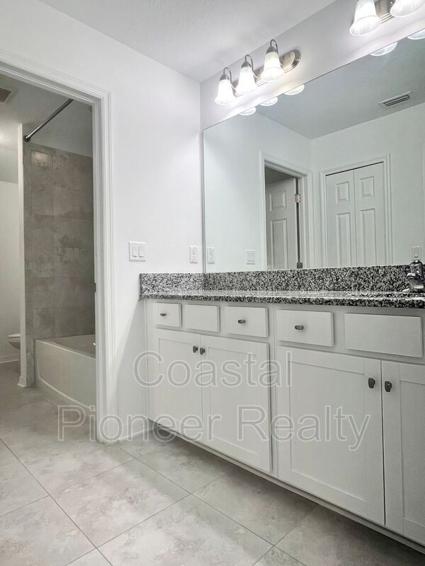 Building Photo - 7474 Yale Harbor Dr