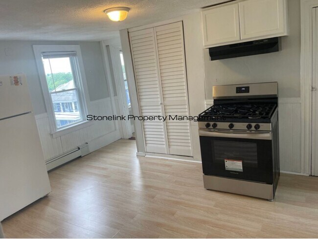 Primary Photo - *49 Commodore Street