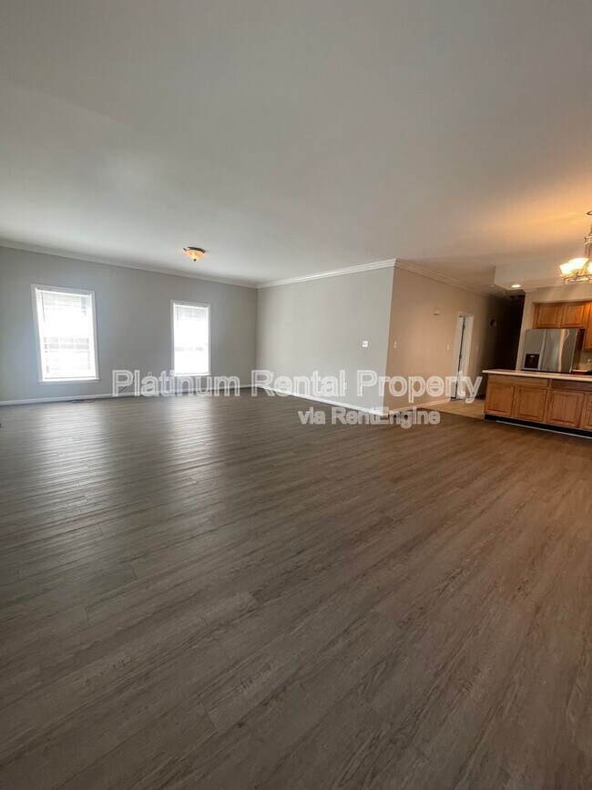Building Photo - 48 Weyman Ave SW
