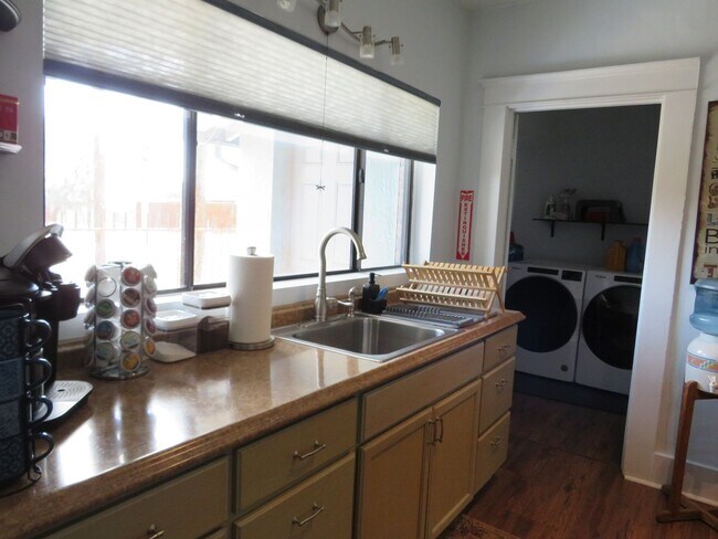 Building Photo - Furnished 2-Bedroom Home in the Historic Feldman Neighborhood – Central/University Area