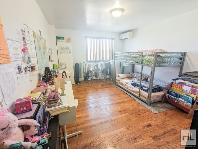 Building Photo - 2 BED 2 BATH REGO PARK QUEENS BOULEVARD
