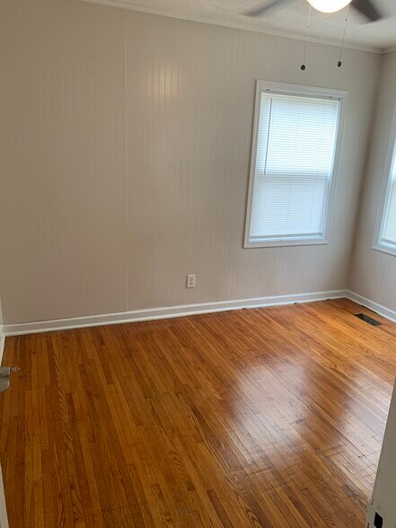 Master bedroom - 520 W Boston Ave
