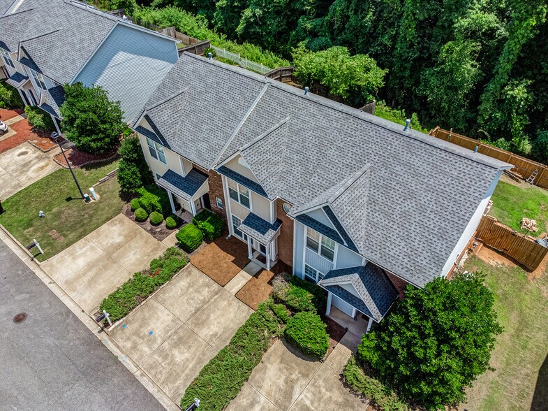 Building Photo - 211 Pearl Chambers Dr