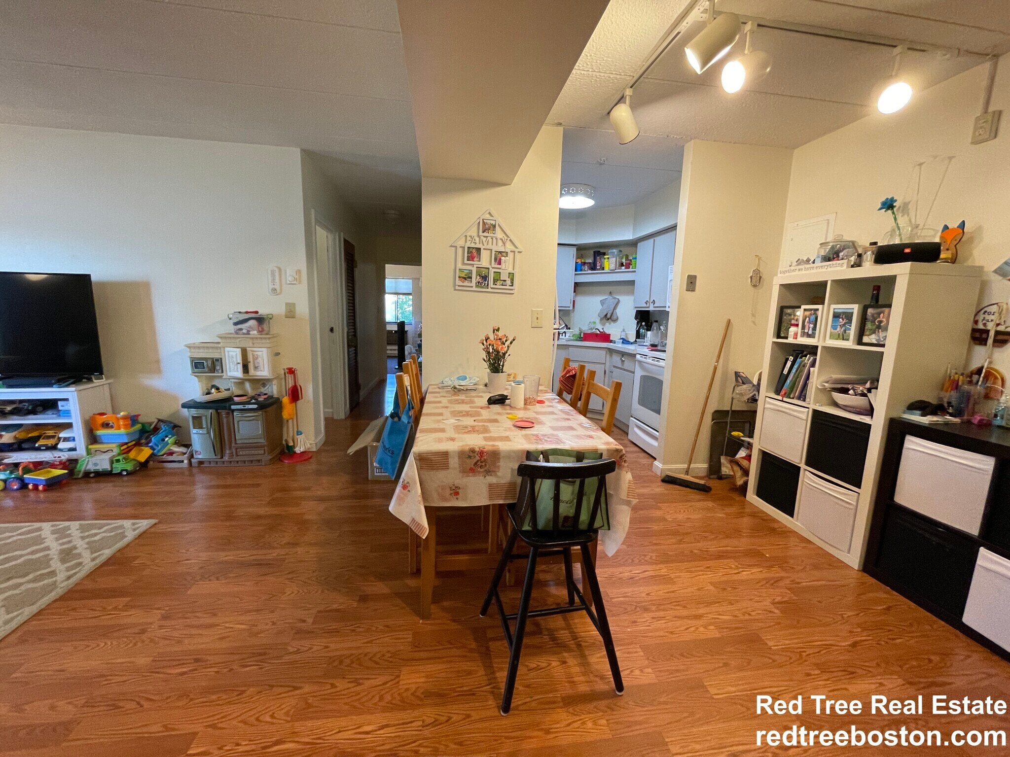 Building Photo - 125 Pleasant St