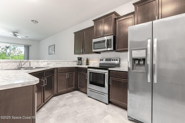 Building Photo - 560 Remington Green Dr SE