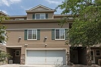 Building Photo - Spacious *2Bed*2Bath townhome Cottage Grove Available 7/1/26!