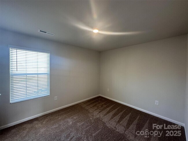 Building Photo - 1513 Nia Rd