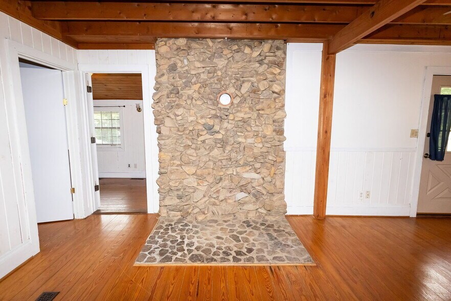 Building Photo - 3259 Ozark Cir