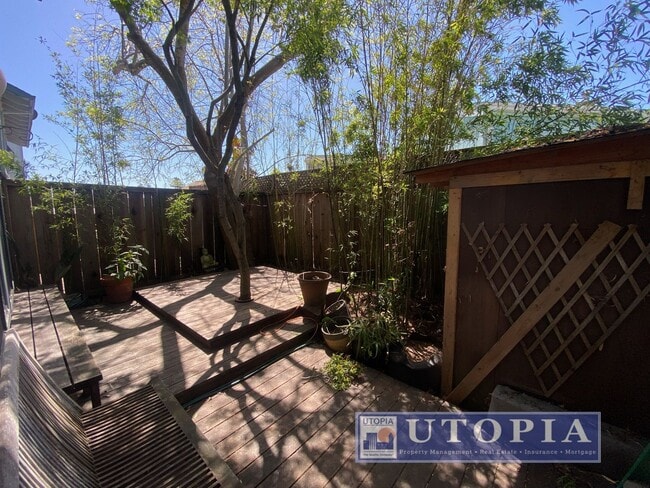 Building Photo - Charming 3 bed, 1.5 bath home in Live Oak, close to the beach and local markets