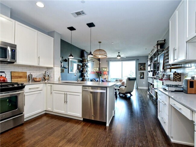 Building Photo - 2725 Dulce Ln
