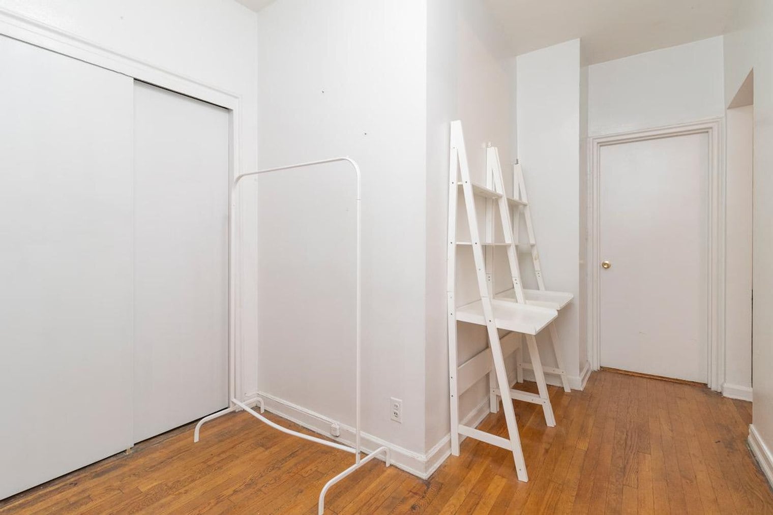 Building Photo - 1569 1st Ave