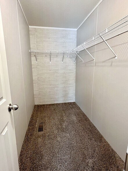 Building Photo - 6605 S Kimberly Dr