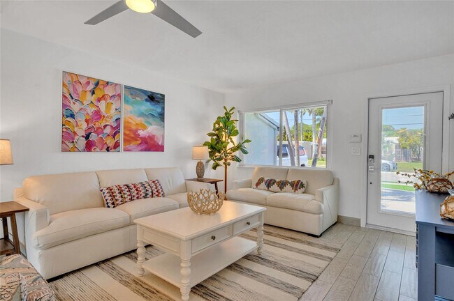 Building Photo - 1300 Mango Isle