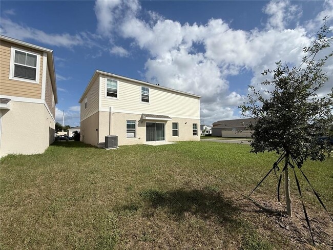 Building Photo - 3464 Dahlia Dr